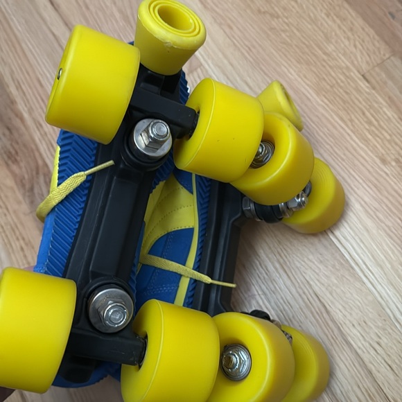 Brand NEW Puma vintage roller skates . Yellow and blue size 6.5 rare find - Picture 2 of 7
